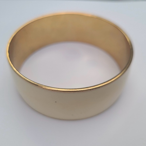 Signed J. Crew Gold and Cream Bangle Bracelet 2416 - Picture 4 of 5